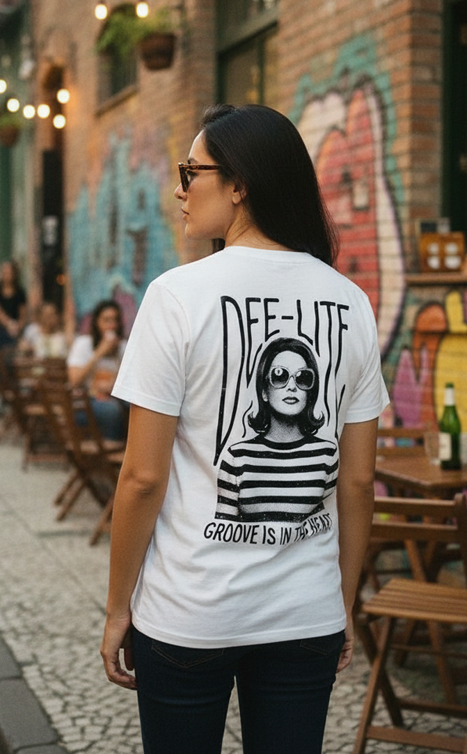 Camiseta unisex branca DEEE-LITE Groove is in the heart