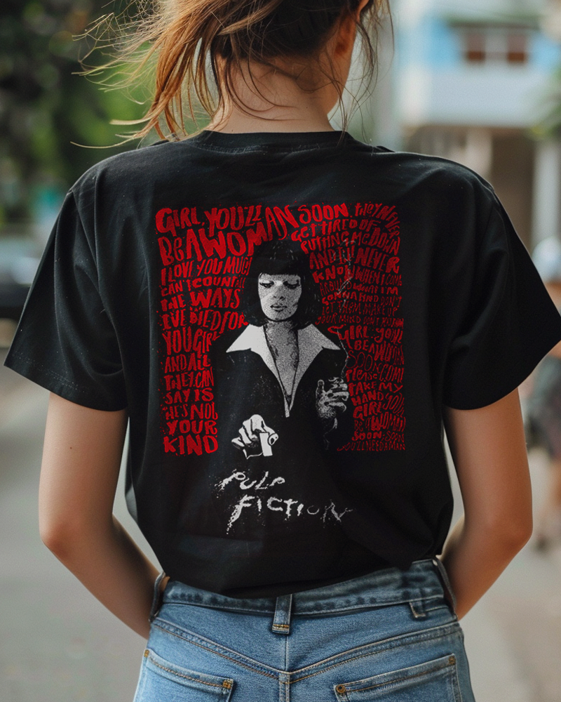 Camiseta unisex preta "PULP FICTION"