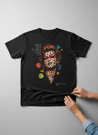 Camiseta unisex preta GIRLS JUST WANNA HAVE FUN
