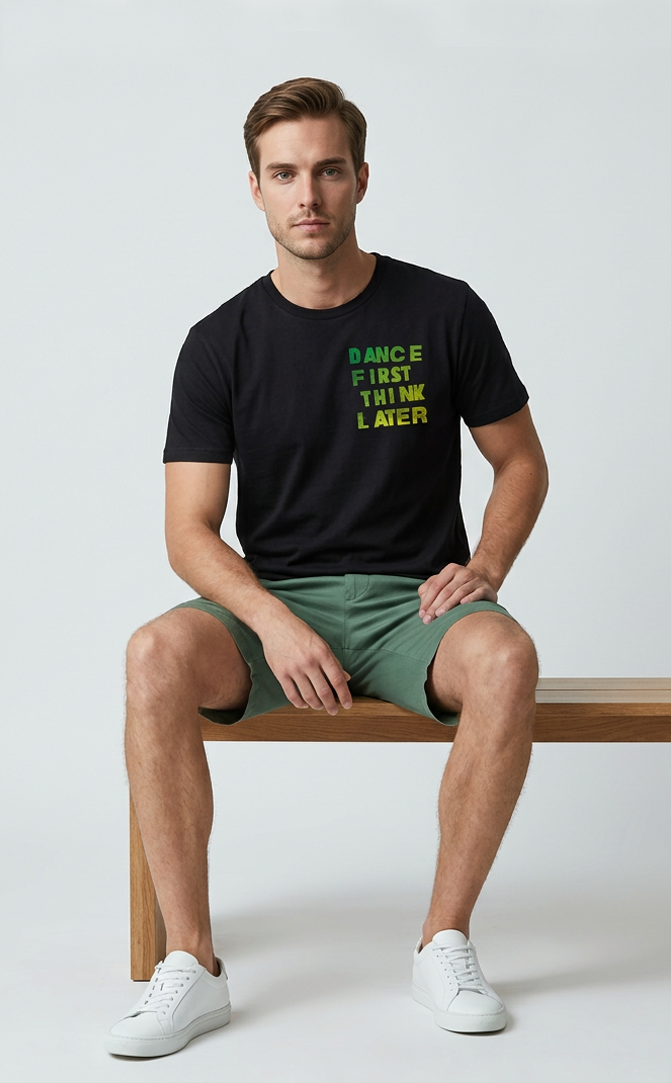 Camiseta unisex preta DANCE FIRST THINK LATER