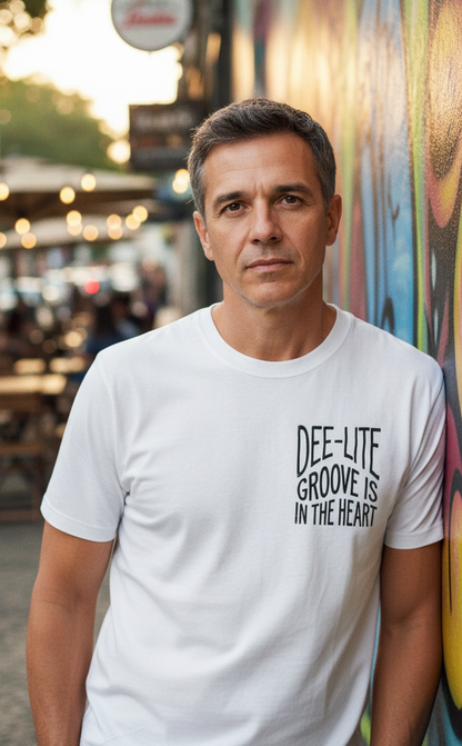 Camiseta unisex branca DEEE-LITE Groove is in the heart