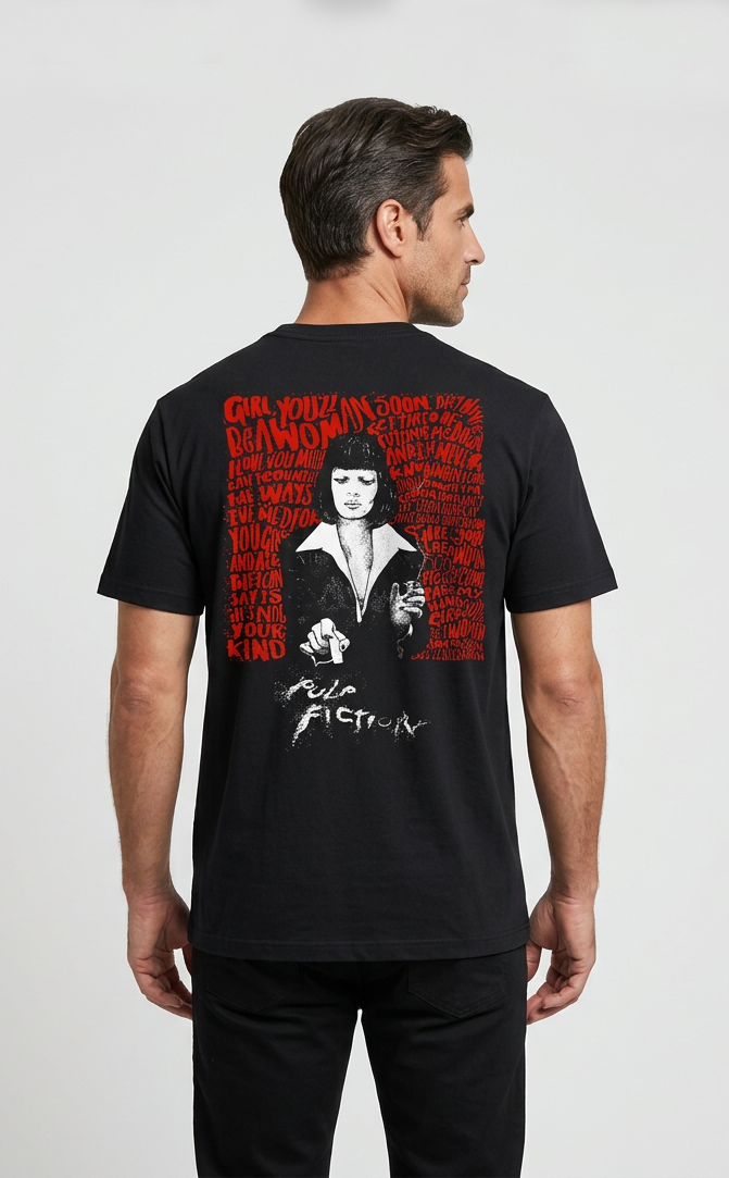 Camiseta unisex preta PULP FICTION