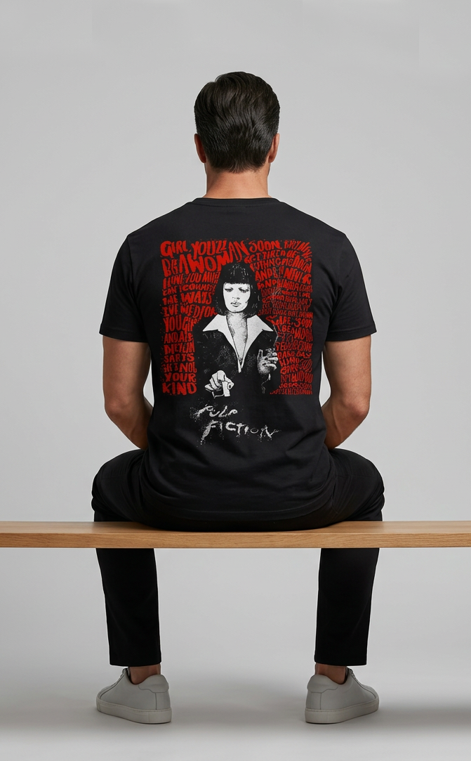 Camiseta unisex preta PULP FICTION